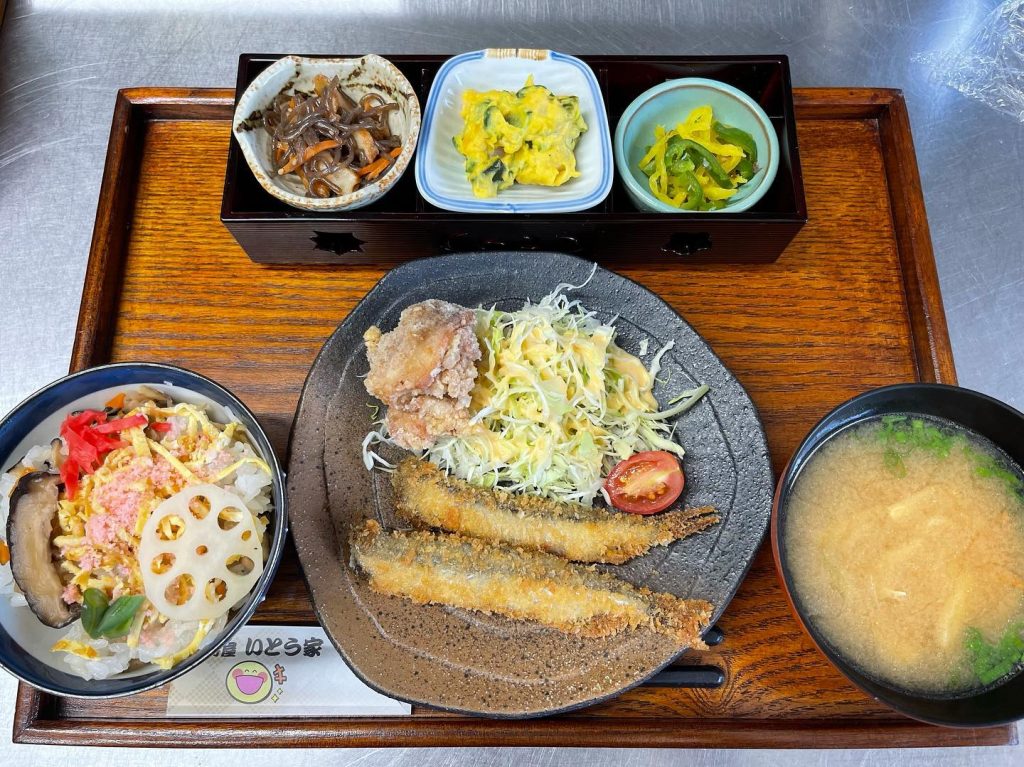 こんにちは本日10月9日の定食です午後のティータイム️稼働中です?