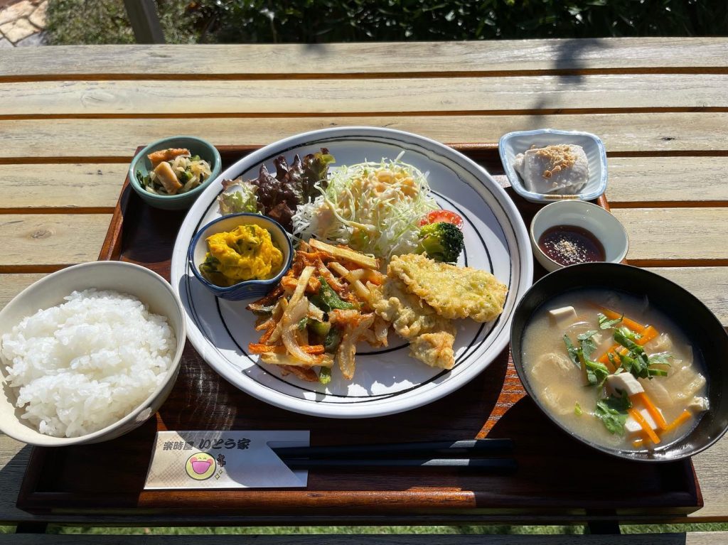 こんにちは本日12月1日の定食です