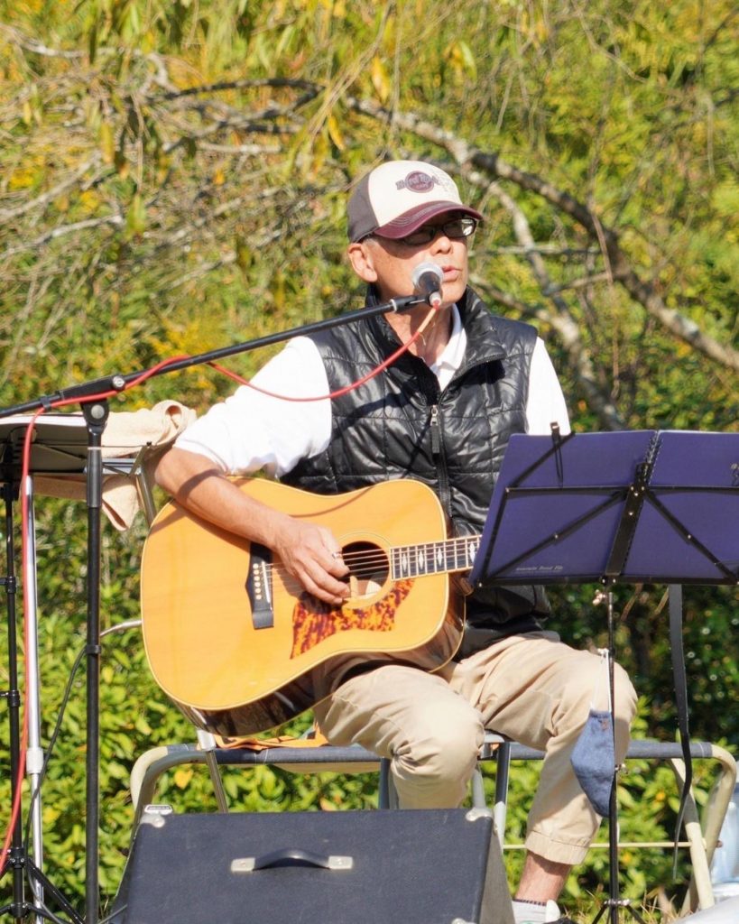 こんばんは遅い時間に告知をば明日はナオトさんのいとう家縁側コンサートフォークソングの日♪どんな日になるかなぁ?